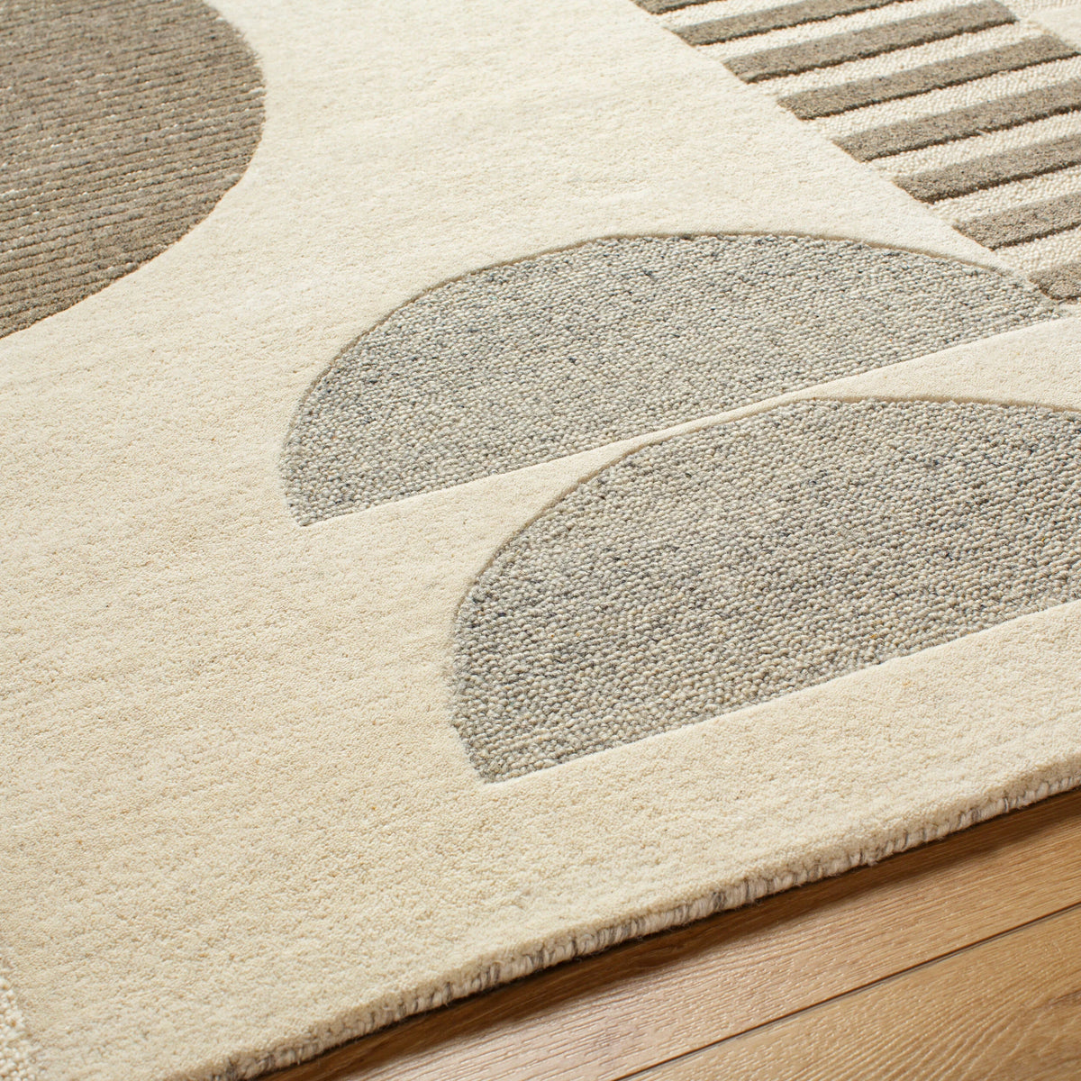 Brooklyn Gallery Abstract Hand-Tufted Wool Rug - Image 6