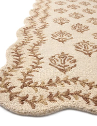 Christmas Ivory, Natural Floral Hand-Tufted Wool Rug - Image 4