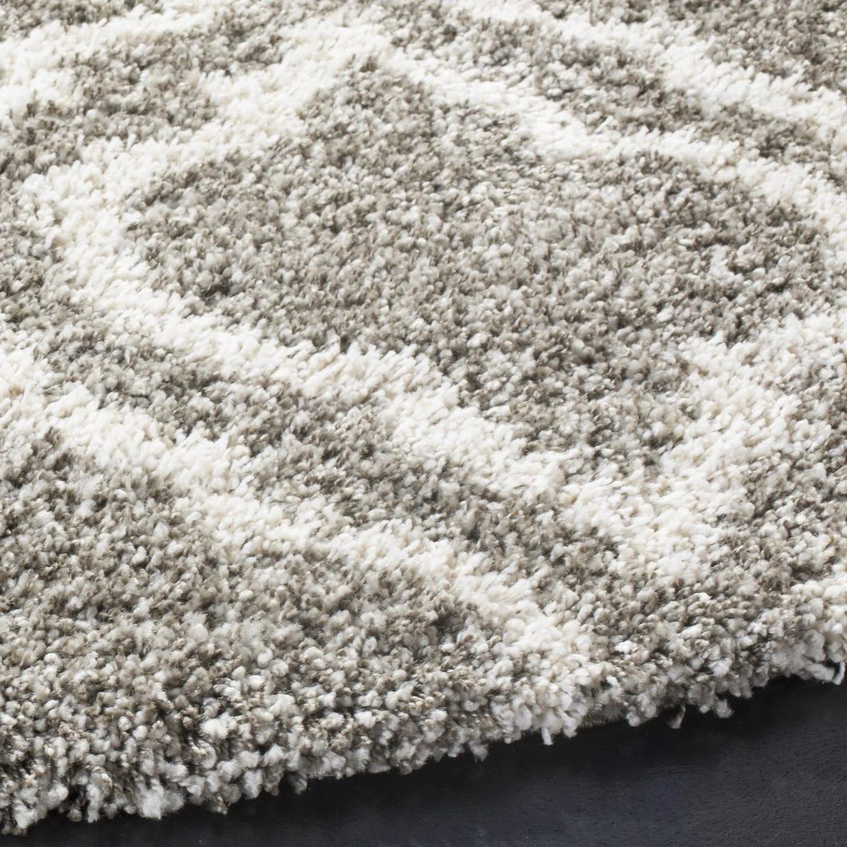 Club Heather Grey & Ivory Retro Plush Shag Rug - Image 6