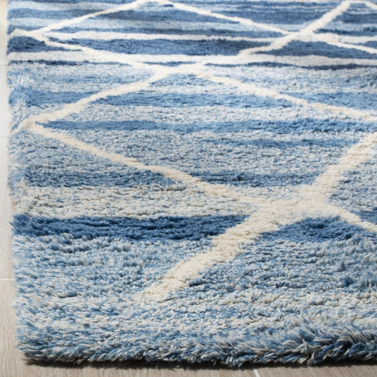 Cosmic Blue, Ivory Retro Collection Plush Shag Rug - Image 4