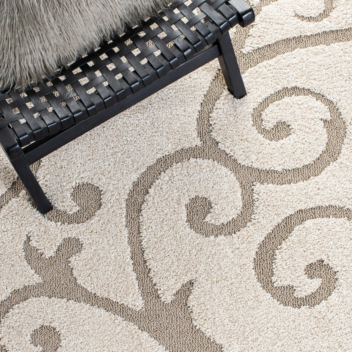 Florida Ivory, Beige Floral Plush Shag Rug - Image 2