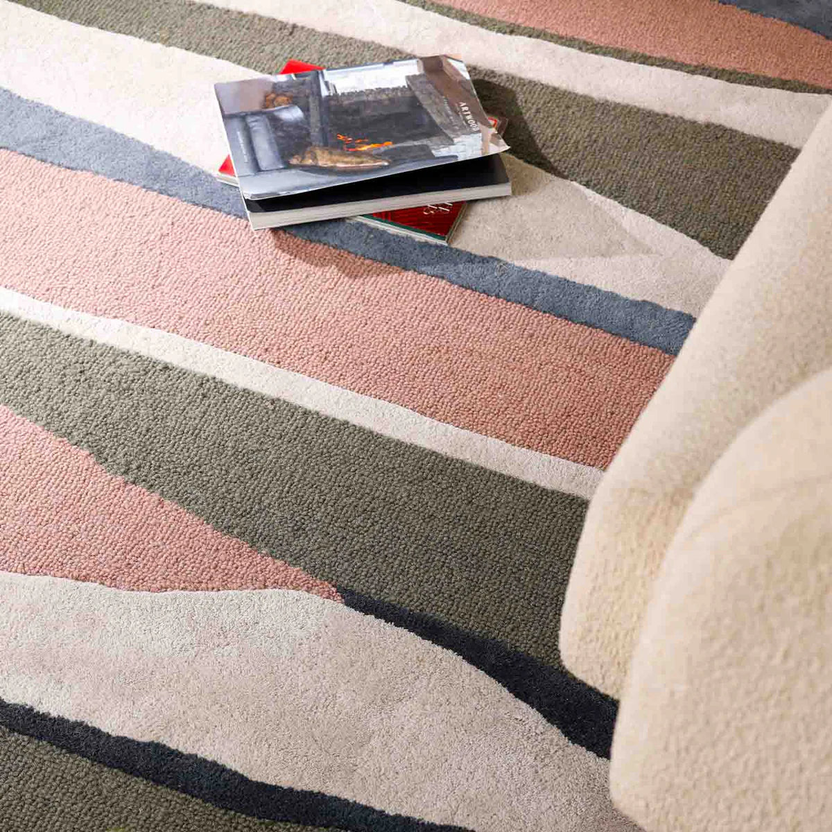 Hamburg Abstract Hand-Tufted Wool Rug - Image 5