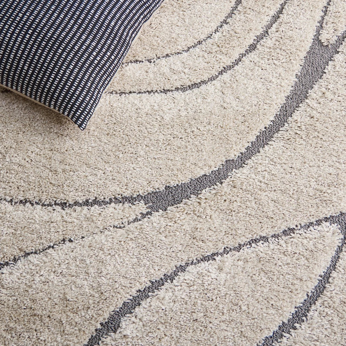 Oxford Cream, Grey Ripple Collection Plush Shag Rug - Image 3