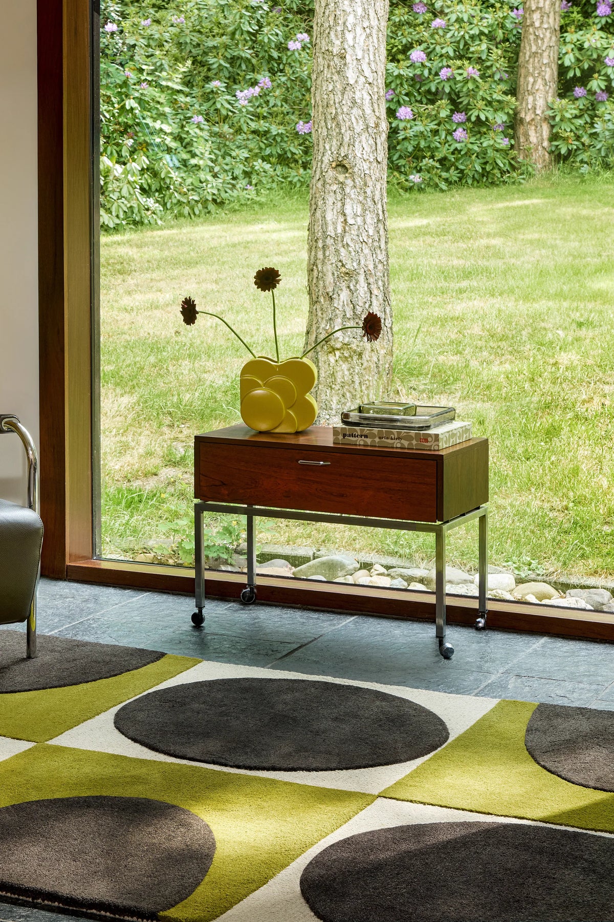 Spotball Walnut Lichen Abstract Hand-Tufted Wool Rug - Image 4