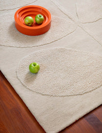 Stem Ecru Floral Hand-Tufted Wool Rug - Image 3