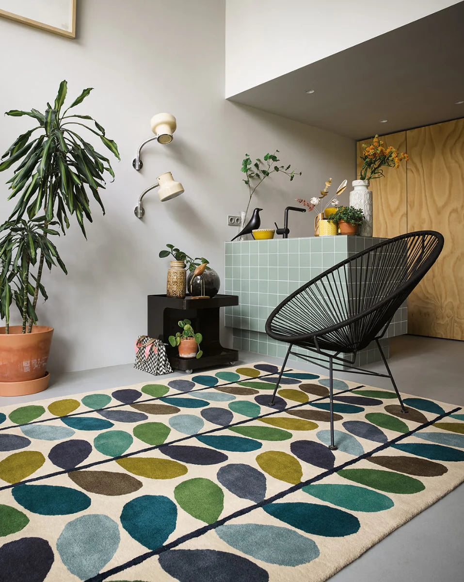 Stem Kingfisher Floral Hand-Tufted Wool Rug - Image 2