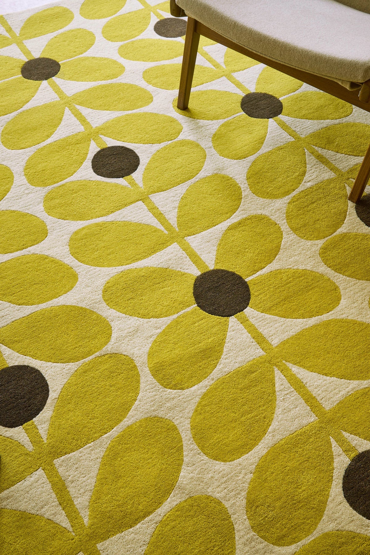 Stem Yellow Floral Hand-Tufted Wool Rug - Image 2