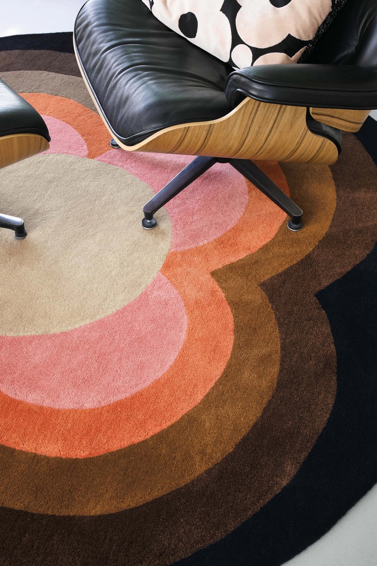 Sunflower Pink Irregular Hand-Tufted Wool Rug - Image 2