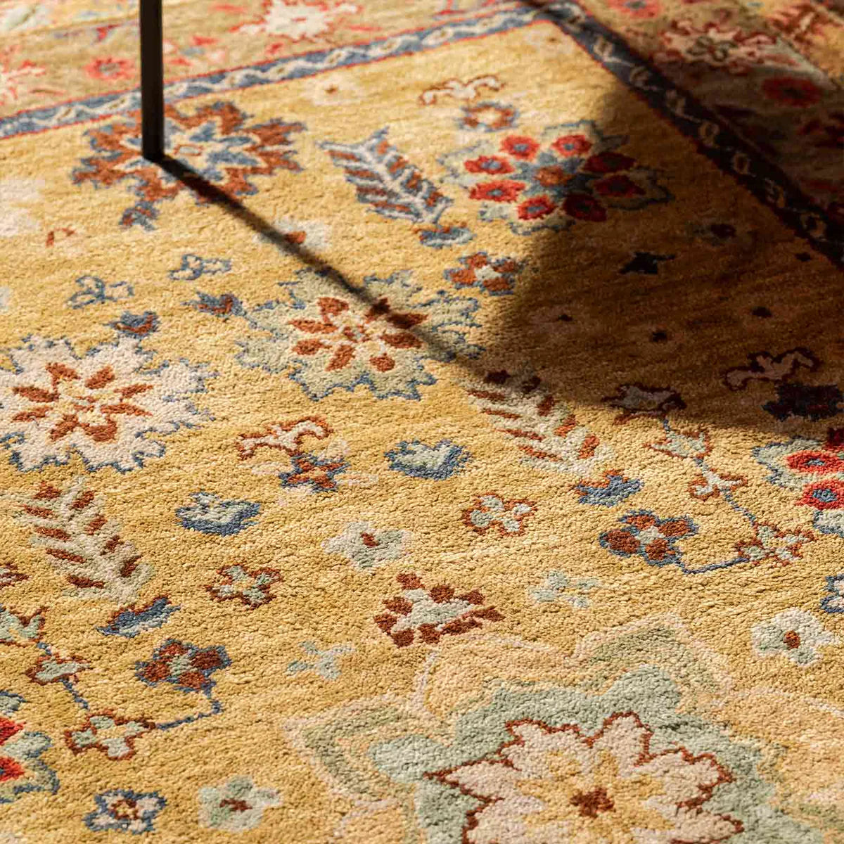 Teke Traditional Hand-Tufted Wool Rug - Image 3