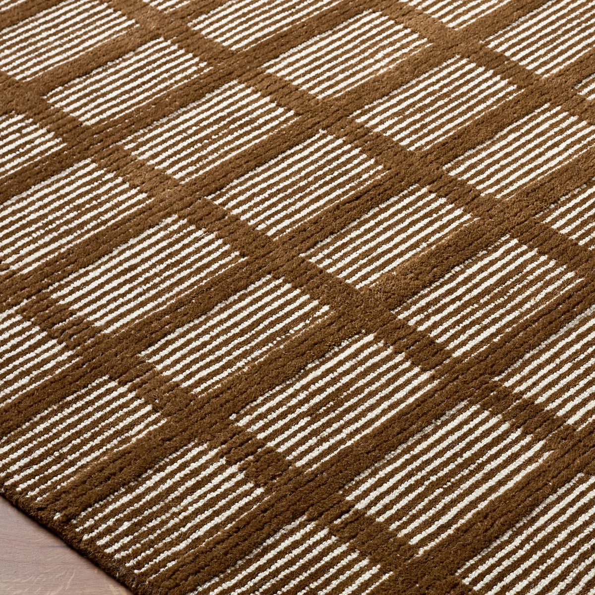 Track Geometric Hand-Tufted Wool Rug - Image 3