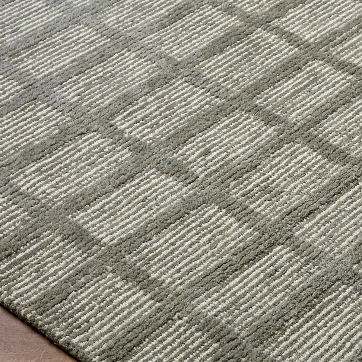 Tress Geometric Hand-Tufted Wool Rug - Image 3