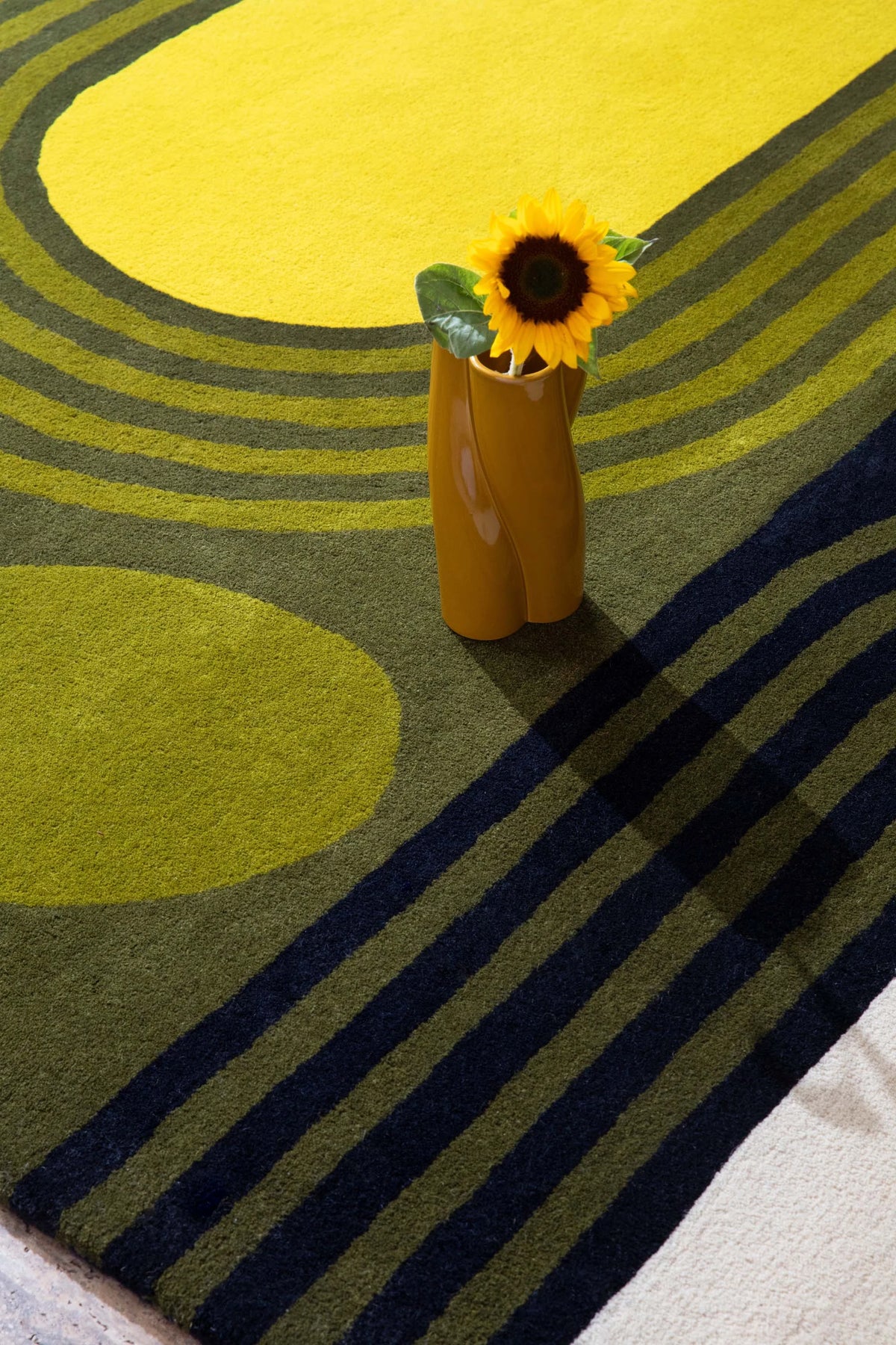 Tulip Seagrass Floral Hand-Tufted Wool Rug - Image 3